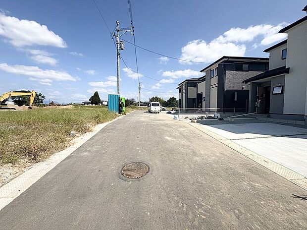 【前面道路含む外観】☆前面道路☆