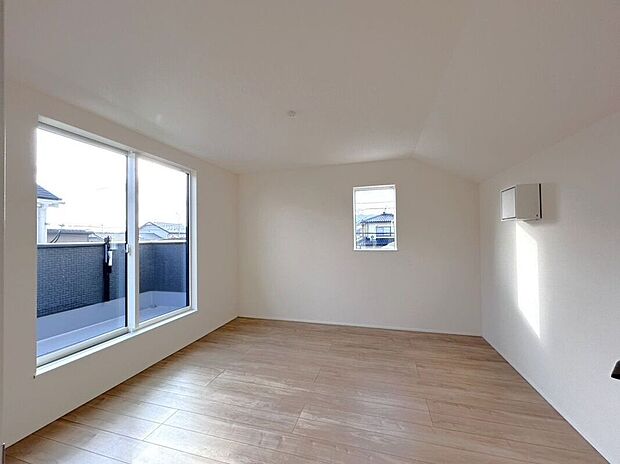 【寝室】☆8帖洋室☆バルコニーに面した明るいお部屋♪主寝室におすすめです♪