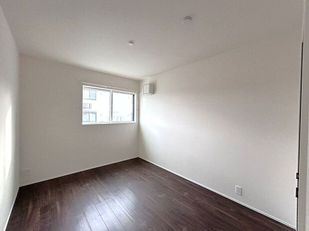 【室内】☆6帖洋室☆ベッドや学習机を置いてお子様部屋におすすめです♪