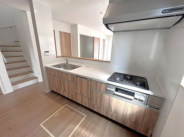 【キッチン】☆キッチン☆3口コンロが嬉しいキッチン♪シンクや作業スペースも広くお料理しやすいキッチンです♪