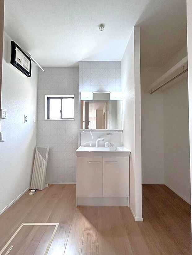 【洗面】☆洗面脱衣室☆家事動線に配慮した洗面スペース♪洗濯や身支度がスムーズに行えます♪