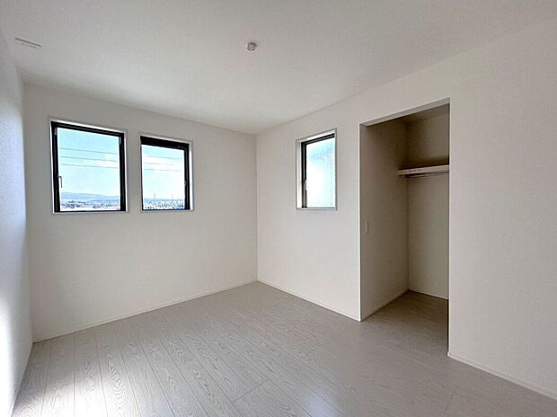 【洋室】☆洋室B☆明るい光が差し込むお部屋♪快適なプライベート空間です♪