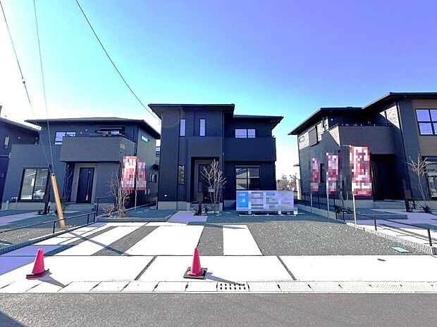 【駐車場】☆駐車スペース☆駐車3台可能。お車の出し入れもスムーズです♪