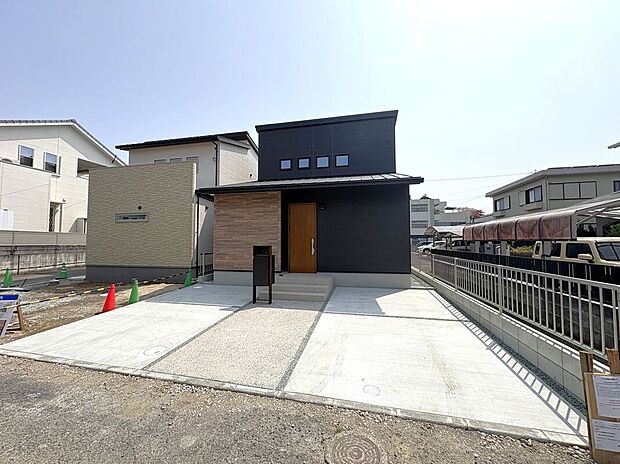 【駐車場】☆駐車スペース☆駐車2台可能。お車の出し入れもスムーズです♪