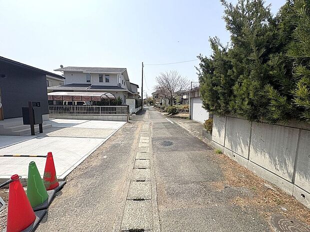 【前面道路含む外観】☆前面道路☆
