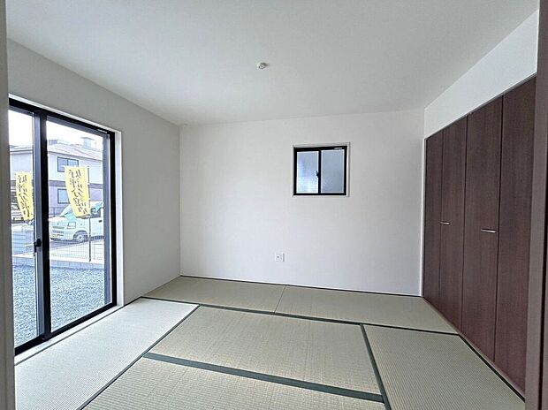 【室内】☆和室☆畳のぬくもりを感じる和室。家族の憩いの場所としてもおすすめです♪