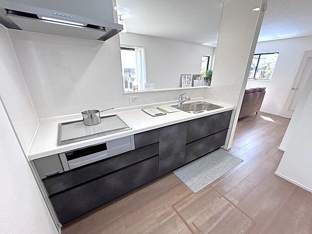 【キッチン】☆キッチン☆床下収納付きで便利なキッチン。食品のストック収納にも役立ちます♪