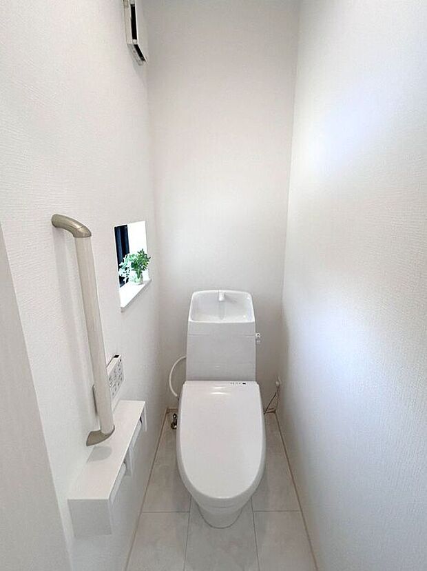 【トイレ】☆トイレ☆明るく清潔感のあるトイレ空間♪来客時にも安心です♪