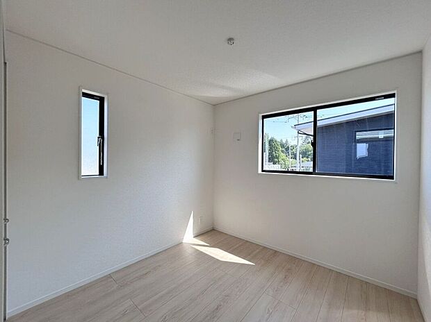 【室内】☆5.0帖洋室☆明るく快適に過ごせる洋室です♪シンプルで使いやすいお部屋♪