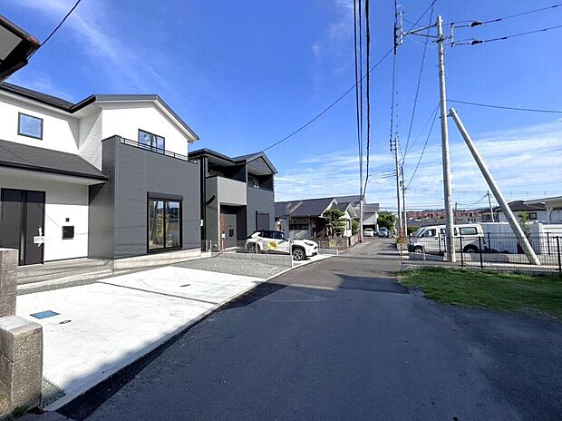 【前面道路含む外観】☆前面道路☆