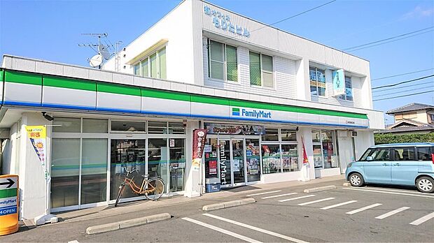 ファミリーマート熊本益城広崎店(約900m)