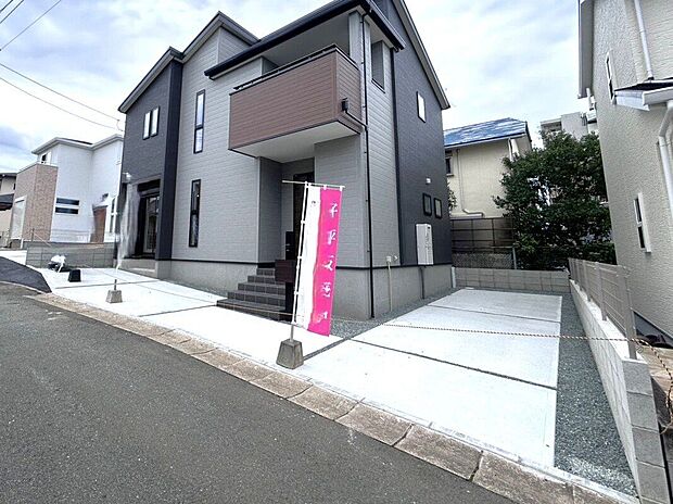 【駐車場】☆駐車スペース☆駐車3台可能。お車の出し入れもスムーズです♪