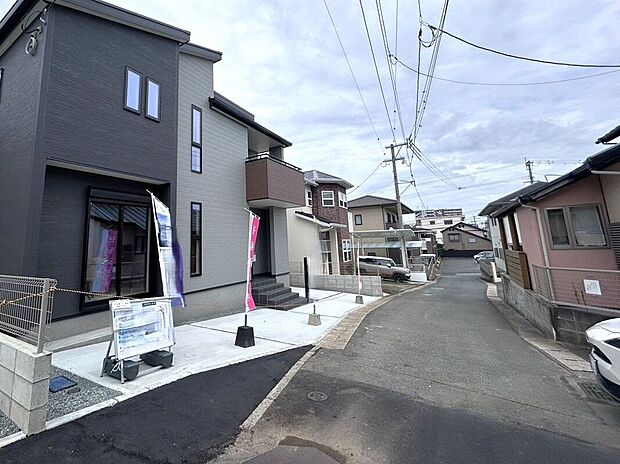 【前面道路含む外観】☆前面道路☆