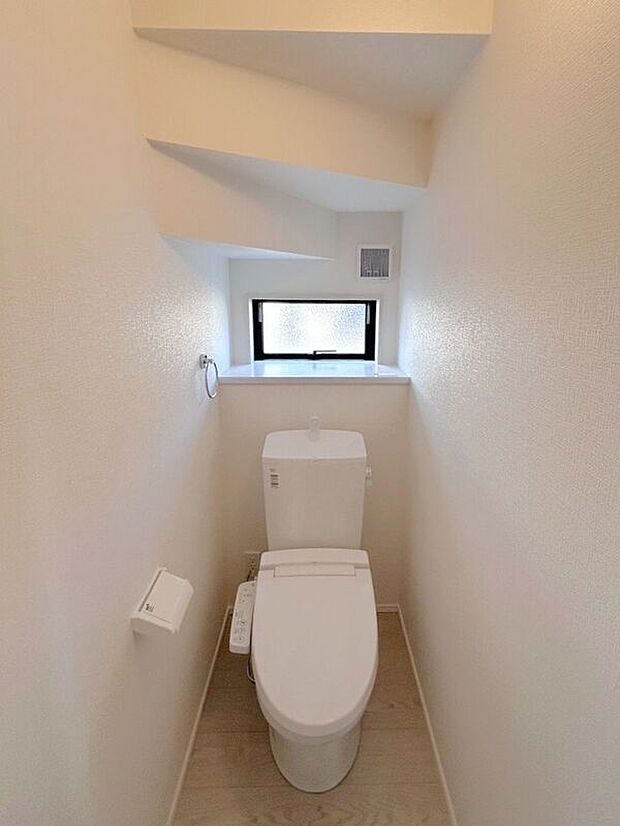 【トイレ】☆トイレ☆明るく清潔感のあるトイレ空間♪来客時にも安心です♪