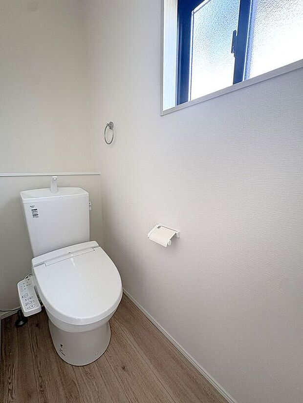 【トイレ】☆トイレ☆明るく清潔感のあるトイレ空間♪来客時にも安心です♪
