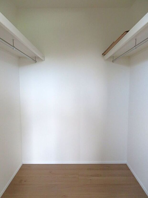 【収納】☆WIC☆衣類をたっぷり収納できるウォークインクローゼット♪お部屋を広く使えます♪