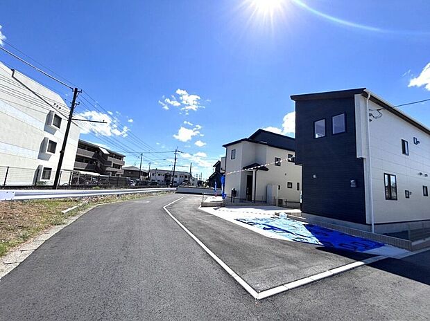 【前面道路含む外観】☆前面道路☆