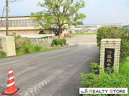 益城町立益城中学校 270m
