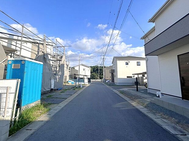 【前面道路含む外観】☆前面道路☆(2026年7月撮影)