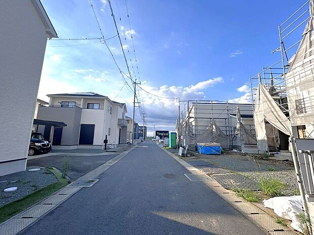 【前面道路含む外観】☆前面道路☆(2026年7月撮影)