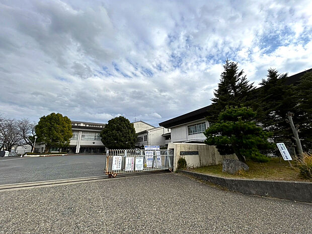 片桐中学校（約536m）