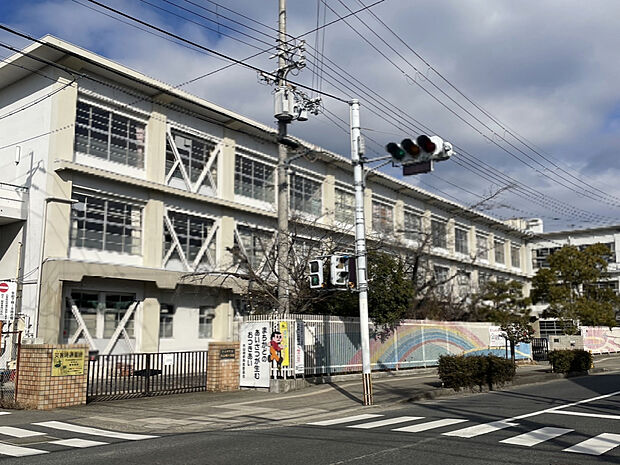 大山崎町立大山崎小学校（約592m）