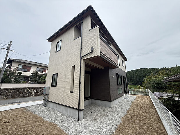【外観写真(1)号棟】【外観 ｜ 1号棟】2026.9.10撮影 完成いたしました！お気軽にお問い合わせください。