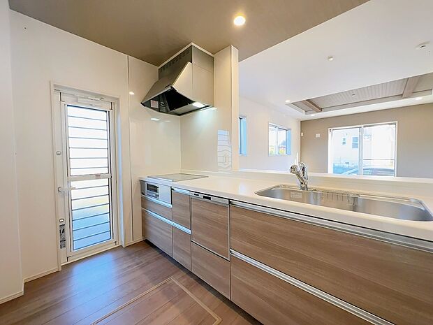 【システムキッチン】(同社施工事例)