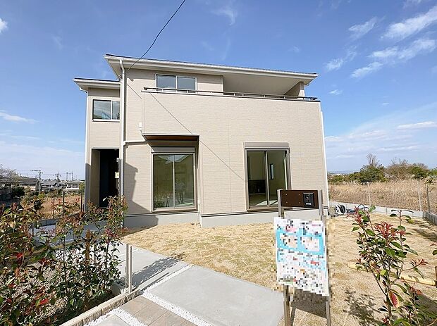 【外観】あたたかな陽が差し込み、優しい風が吹き込む陽当り・通風良好な立地です。（同社施工事例）