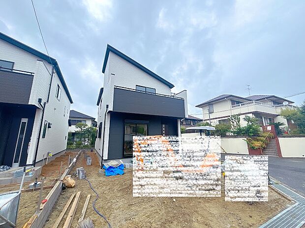 【外観】付近には緑や山など多く、豊かな自然の風景を望んでいただけます◎