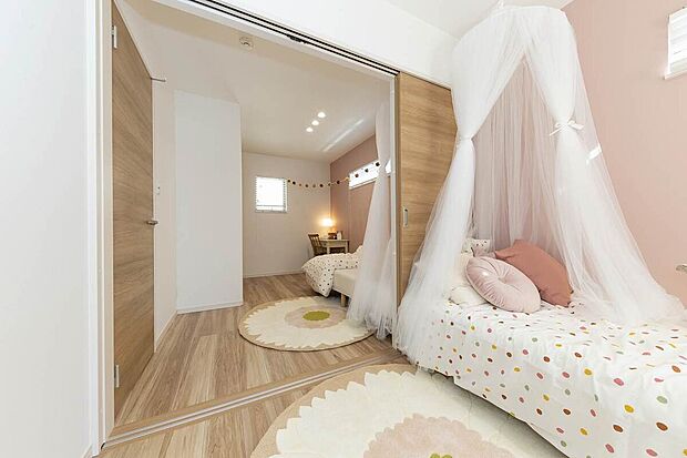 【【当社施工例】】引き戸で仕切れる子ども部屋は、 お子さまの成長に合わせてフレキシブルに使えます♪
