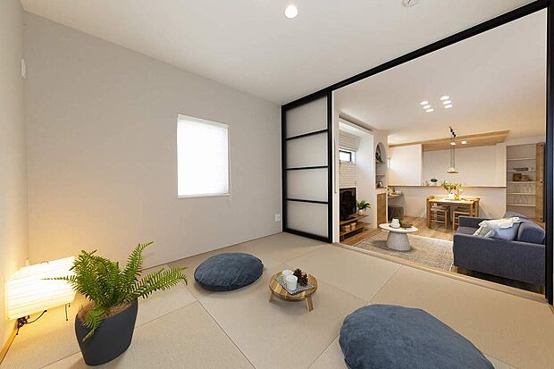 【【施工例/和室】】リビング横の和室は客間として、お子さんの遊びやお昼寝にと、なにかと重宝しますね◎