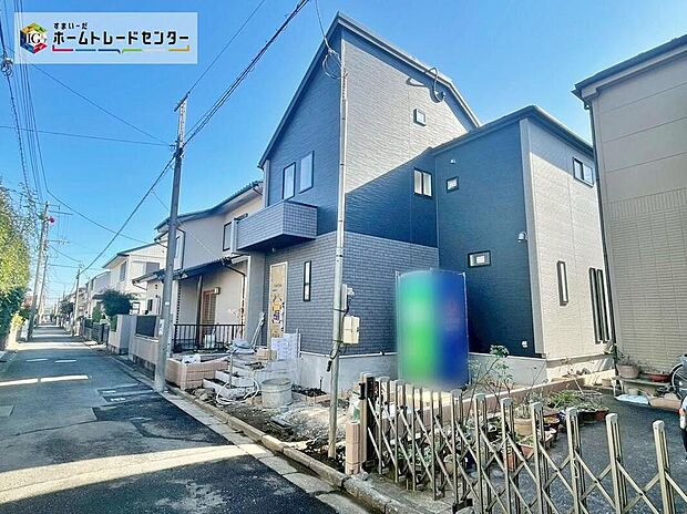 ☆現地外観写真☆
太陽のチカラで省エネ、制震で安心。家族想いのデザイン住宅。今なら建築中の様子をご覧になることができます♪現地をご覧いただきながら、住まいの夢をお聞かせください!