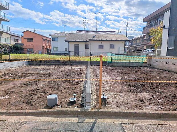 これから徐々にお家が出来上がっていきます。どんな家が建つのか楽しみですね。同じものは2つとない「夢のマイホーム」との出会いが待っているかもしれません♪