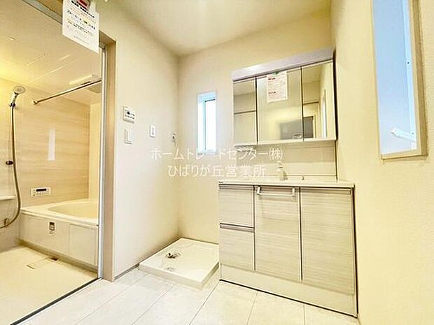 【☆洗面所☆】明るく清潔感溢れるサニタリースペース。毎日使う場所だからこそ、快適な空間となっております。