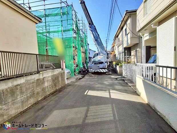 【前面道路含む現地写真】住宅性能評価で耐震等級３（最高等級）を取得！お客様を守る大切な住宅だからこそ、第三者の検査を受けて安心して住んでいただける住宅をご案内させて頂きます。ぜひ現地にてご体感ください！