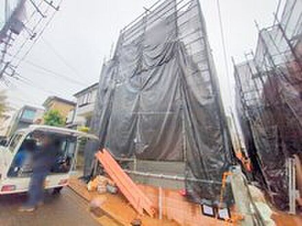 【現地外観写真】一戸建ての大きなメリットは、「自分の土地」を自由に使えること。好きなペットが飼えるほか、ガーデニングやＤＩＹ、車やバイクの手入れなど様々な趣味を楽しめます♪