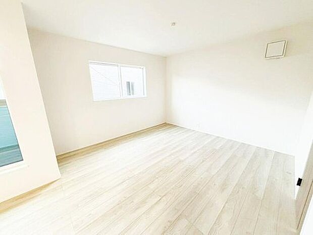 【リビング】『LDKは家族だんらんをデザイン』家族が集まり一緒の時間がすごせる工夫がされております。何気ない一日のひとコマが何者にも代えがたい宝物になることでしょう♪