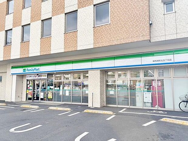 ファミリーマート練馬関町北五丁目店（約456m）