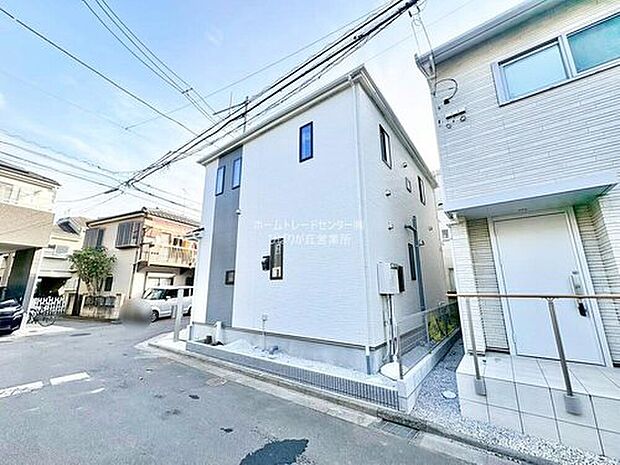 【現地外観写真】安心を一番に考えて設計と建設の両住宅性能評価書を取得。耐震に優れた工法を採用、一生住む家だから構造にも環境にもこだわりを。ここで暮らしたいと思わせる理由を是非現地でお確かめ下さい。