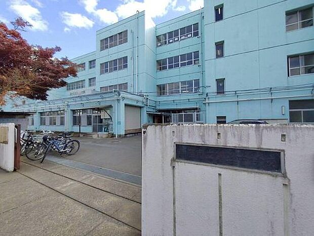 新座市立第五中学校(約1,400m)