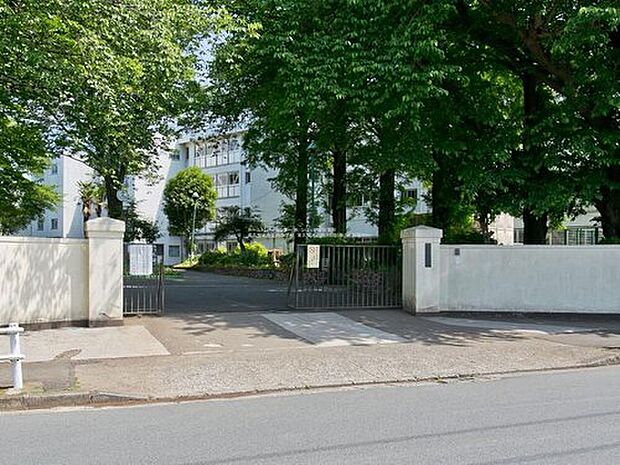 東久留米市立西中学校(約960m)