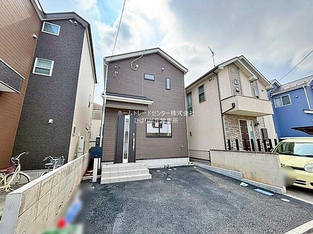 【現地外観写真】住宅性能評価で耐震等級３（最高等級）を取得！お客様を守る大切な住宅だからこそ、第三者の検査を受けて安心して住んでいただける住宅をご案内させて頂きます。その頑丈さを、ぜひ現地にてご体感くださいませ。