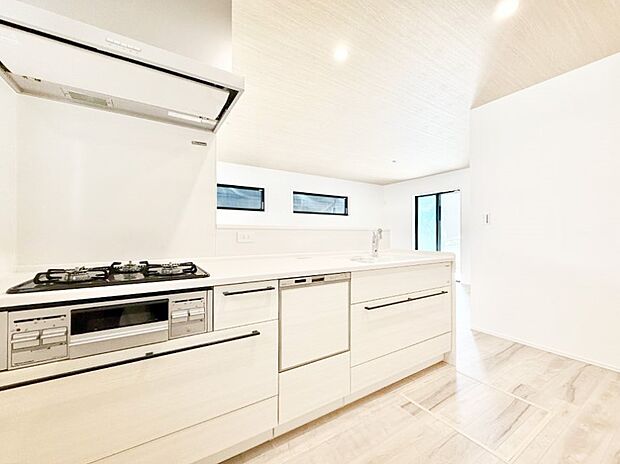 ■シンプルで機能的、毎日使いやすいキッチン