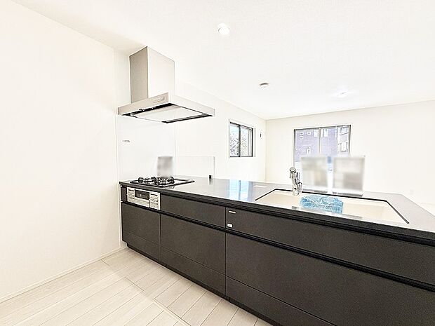 ■シンプルで機能的、毎日使いやすいキッチン