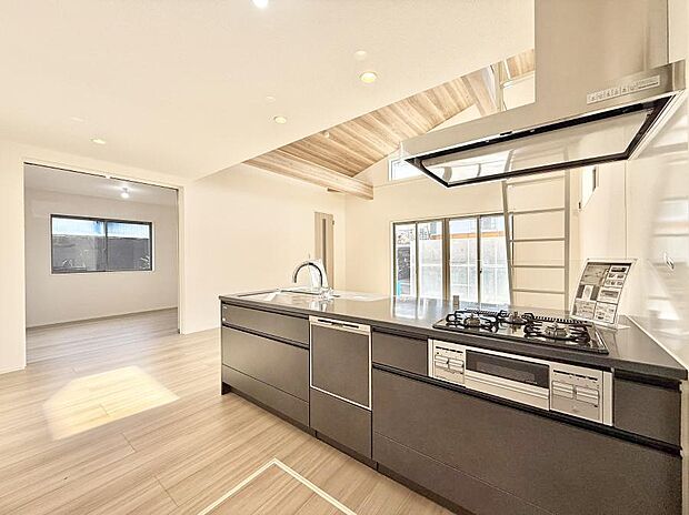 ■シンプルで美しく心地よい時間を生むキッチン空間