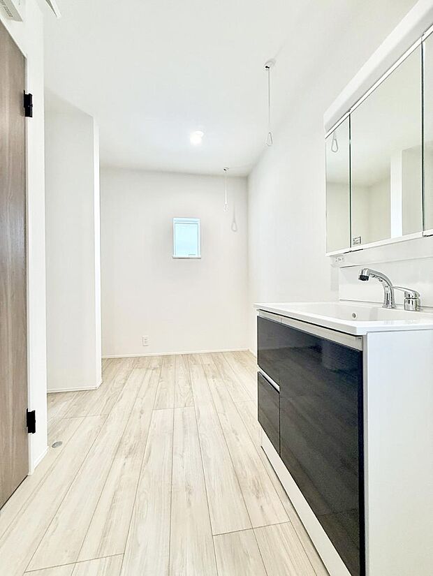 ■雨の日も、夜のお洗濯も。専用ランドリースペースがあれば、毎日が洗濯日和