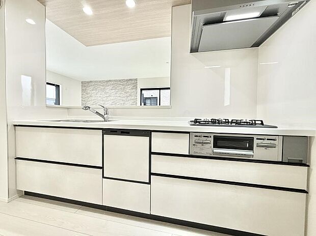 明るさと開放感たっぷりなキッチン！  