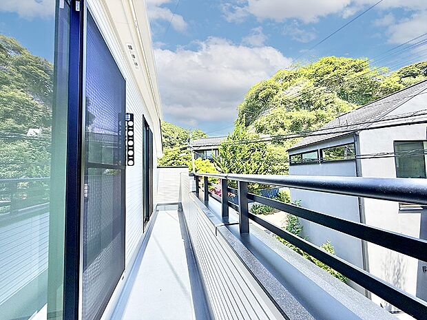 2号棟  ■ 朝のコーヒーや夜の星空を楽しむ、癒しの場所