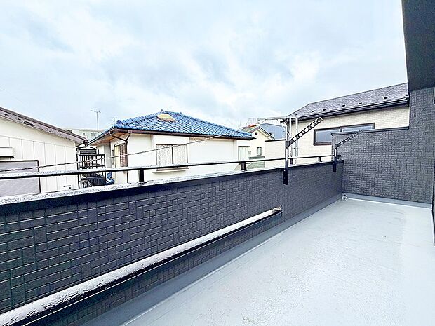 2号棟 ■ 朝のコーヒーや夜の星空を楽しむ、癒しの場所